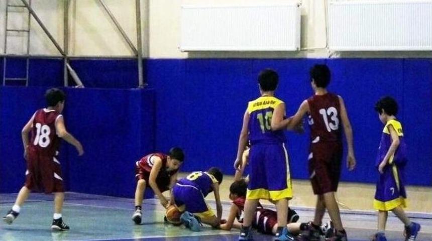 Minik Erkeklerde İlk Kazanan Nazilli Belediye Spor