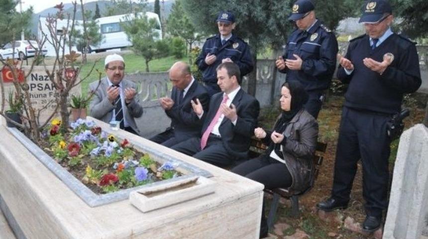 Tezsever, Şehit Polislerin Mezarlarını Ziyaret Etti