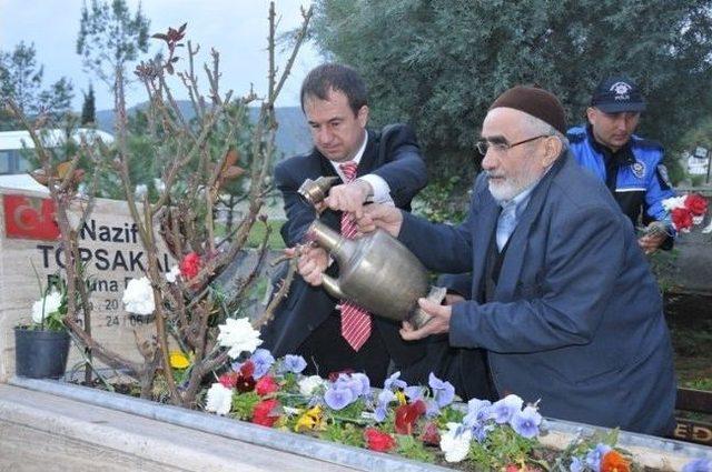 Tezsever, Şehit Polislerin Mezarlarını Ziyaret Etti 1
