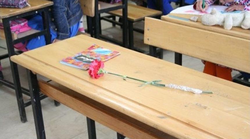 Mert'in &Ouml;l&uuml;m&uuml; Okul Arkadaşlarını Yasa Boğdu