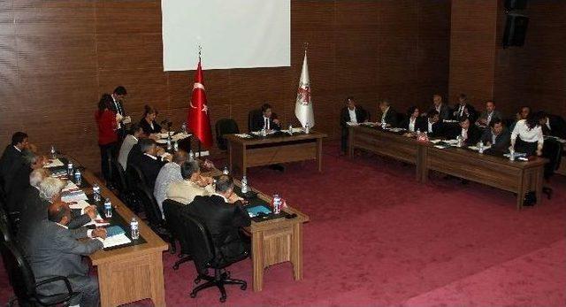 D&ouml;şemealtı Belediye Meclisi&rsquo;nde Yeni D&ouml;nem 1