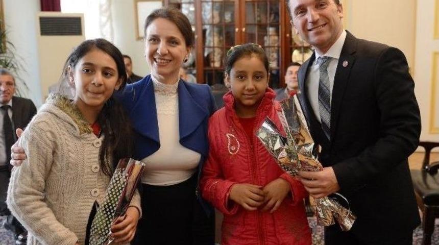 Romanlardan Hoşg&ouml;r&uuml; Mesajı