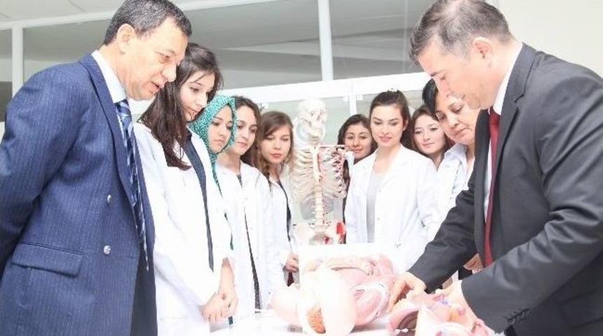 Gediz'den Sağlık Eğitimine B&uuml;y&uuml;k Yatırım