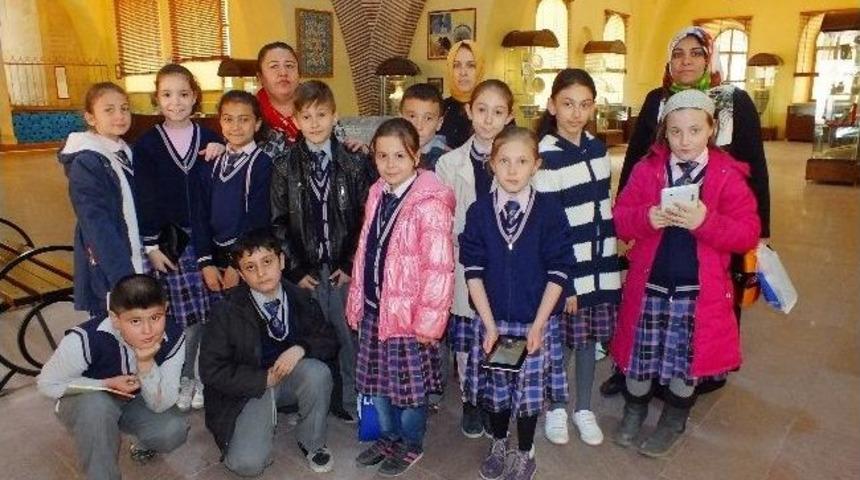 Fuat Paşa İlk&ouml;ğretim Okulu &Ouml;ğrencileri M&uuml;zeleri Gezdi