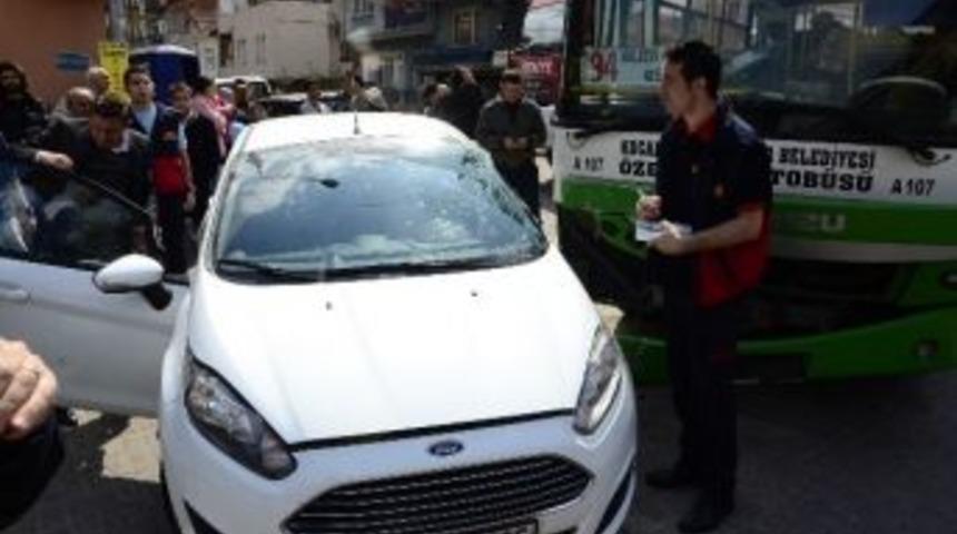 Halk Otob&uuml;s&uuml; İle Otomobil &Ccedil;arpıştı: 1 Yaralı