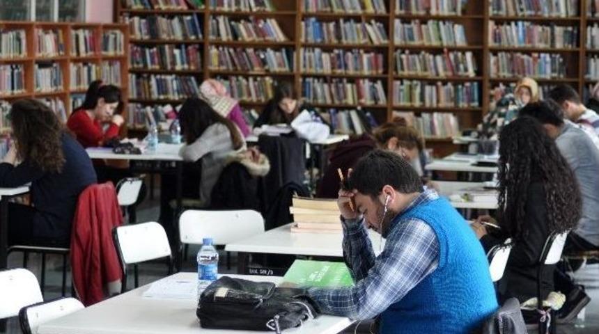 Bolu&rsquo;da Okuyucu Oranları Artıyor