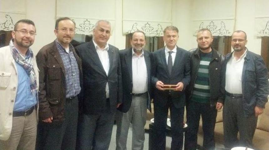 K&uuml;tahya Birlik Vakfı Y&ouml;neticileri Eskişehir'de