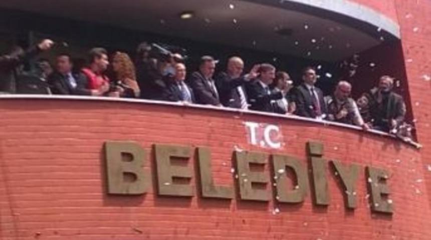 İlk İcraatı 't.c.'yi Ekletmek Oldu