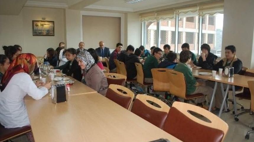 Yozgat &Ouml;zel Ergin Kolejinden &Ouml;ğrencilere Moral Kahvaltısı