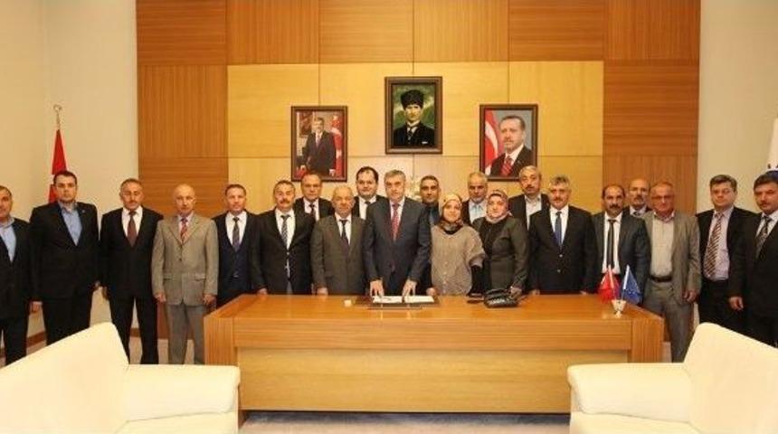 To&ccedil;oğlu, Başkan Karakulluk&ccedil;u Ve İl&ccedil;e Y&ouml;netimini Makamında Ağırladı