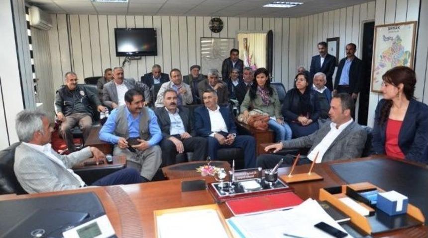 Kadırhan Ve Onuk Tebrikleri Kabul Ediyor