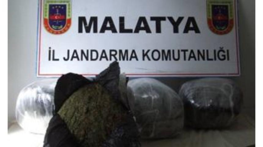 Yolcu Otob&uuml;s&uuml;nde Esrar Ele Ge&ccedil;irildi