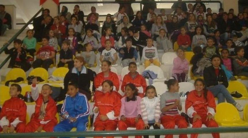 Burhaniye&rsquo;de Geleneksel &Ccedil;ocuk Oyunları Şenliği