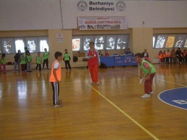 Burhaniye’de Geleneksel Çocuk Oyunları Şenliği 1