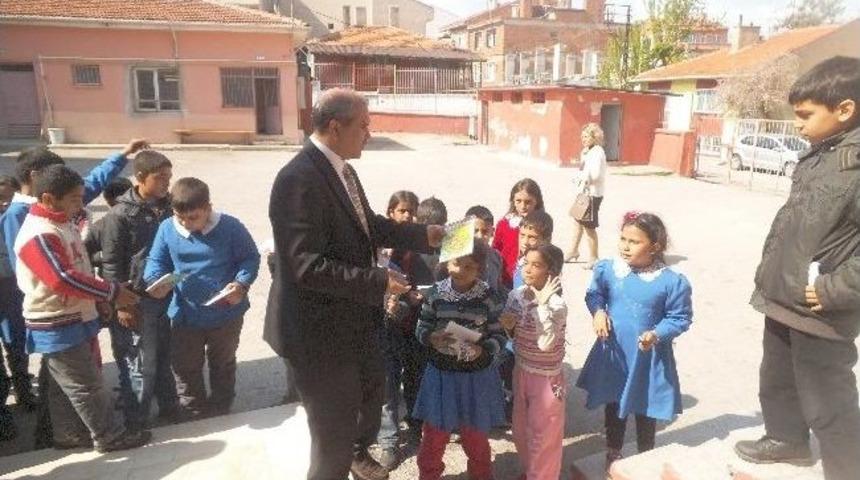 Edirne'de 'mutlu Yarınlar' Projesi Kapsamında Çocuk Kitabı Dağıtıldı