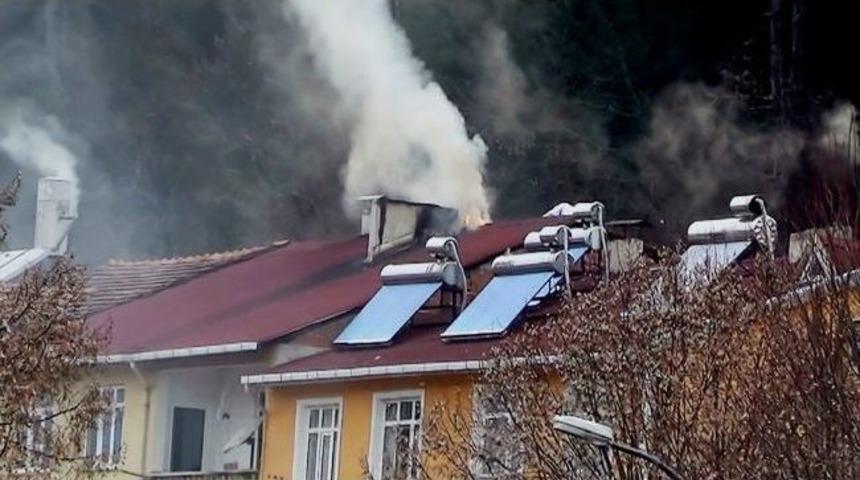 Azdavay'da &Ccedil;atı Yangını Korkuttu