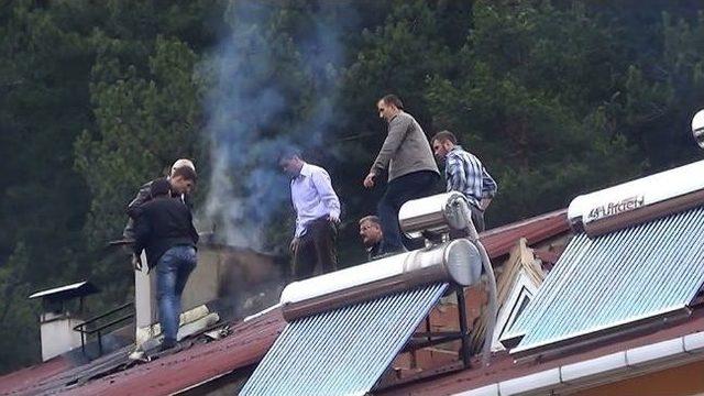 Azdavay'da Çatı Yangını Korkuttu
