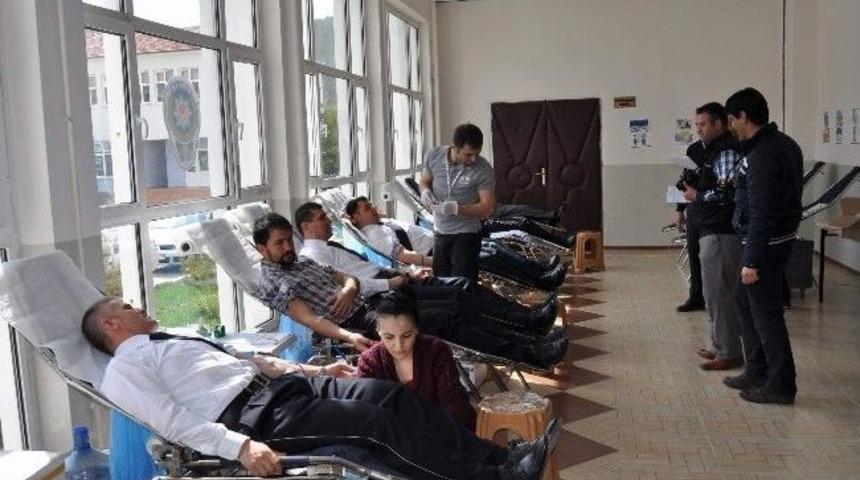 Yozgat Pmyo &Ouml;ğrencilerinden Kızılay&rsquo;a Kan Bağışı