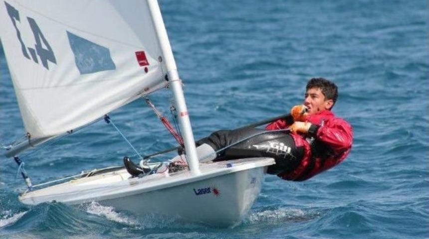 Başkan Demirağ, Balkan Şampiyonu Yelkenci Berkay Abay&rsquo;a Başarılar Diledi