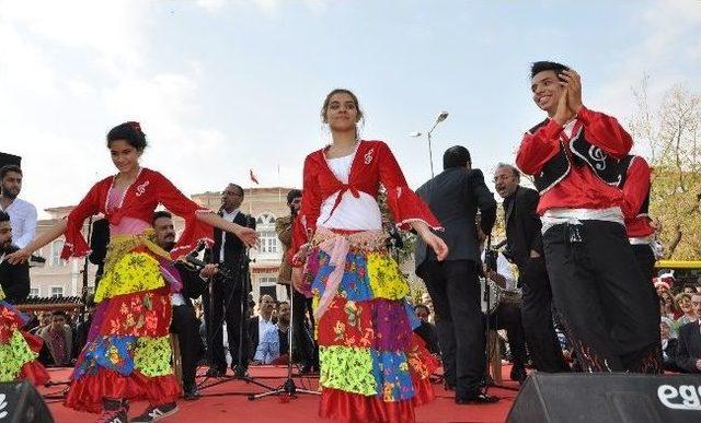 Tekirdağ'da Romanlar “dünya Romanlar Günü”nü Kutladı