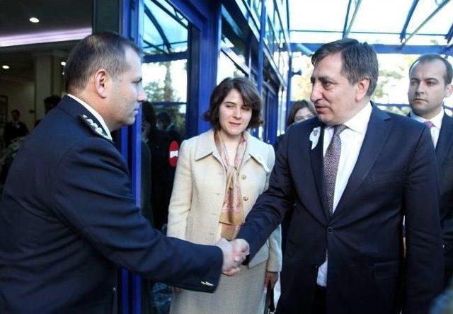 Şanlıurfa&rsquo;da Polisten Şehit Ailelerine Yemek 1