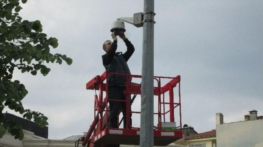 Mobese Kameraları Temizleniyor