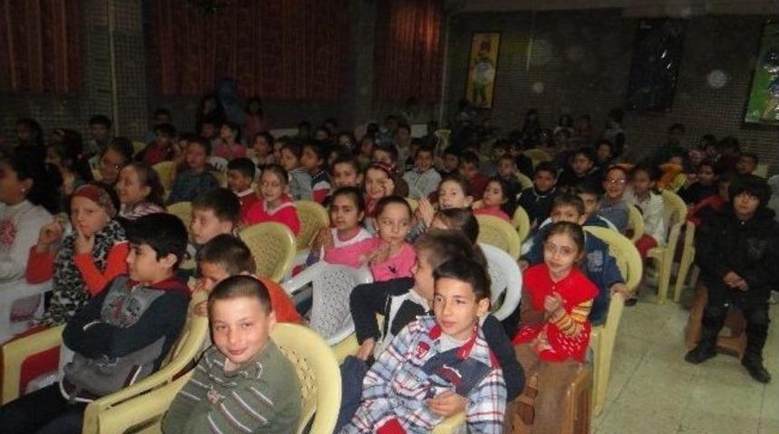 Karab&uuml;k&rsquo;te Sincap &Ccedil;ocuk Tiyatrosu