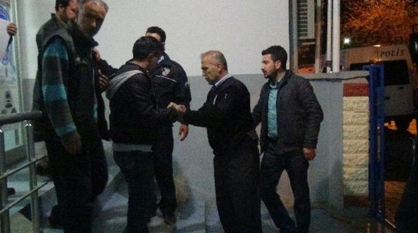 Yem &Ccedil;uvalları Altında 111 Bin Paket Ka&ccedil;ak Sigara Ele Ge&ccedil;irildi