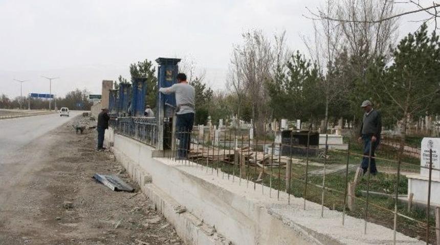 Fen İşleri M&uuml;d&uuml;rl&uuml;ğ&uuml; &Ccedil;alışmalarına Devam Ediyor