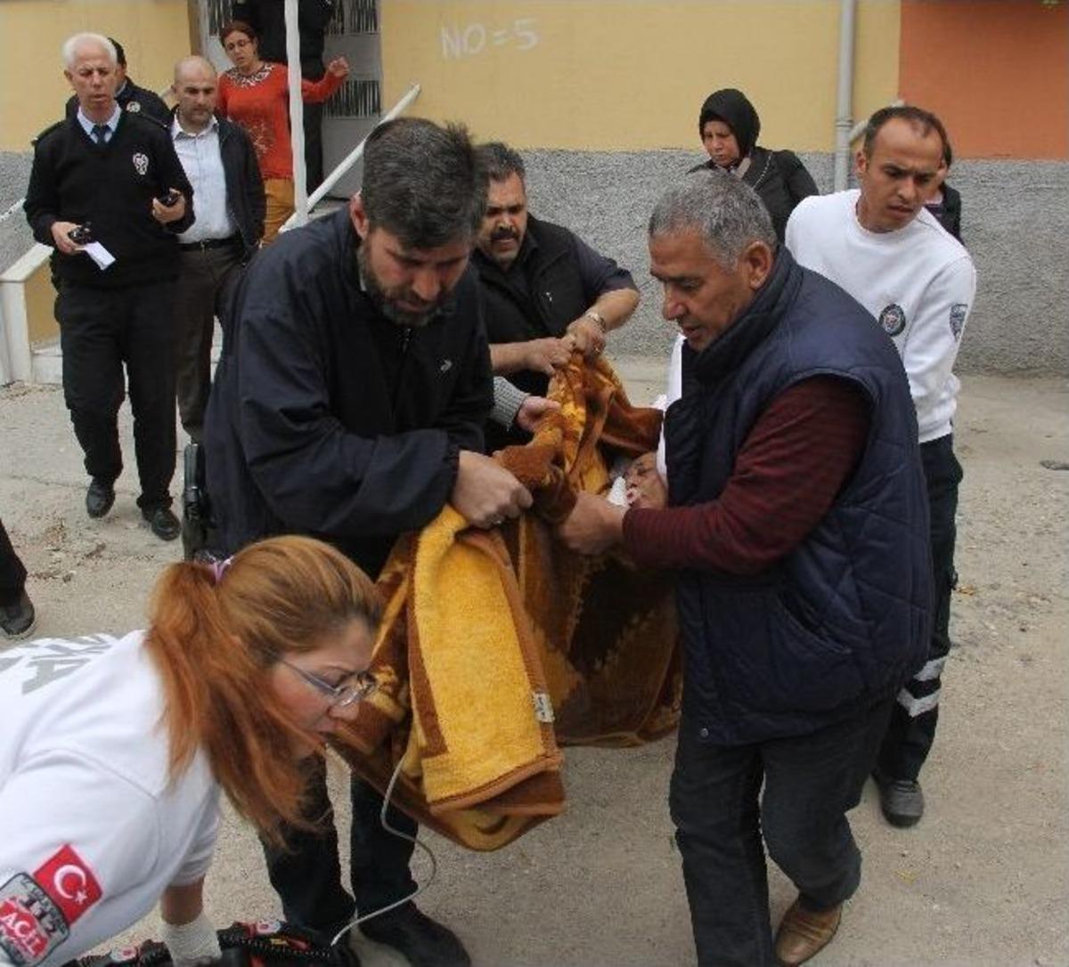 Hastalıktan Bunalan Yaşlı Adam Kafasına Silah Sıktı