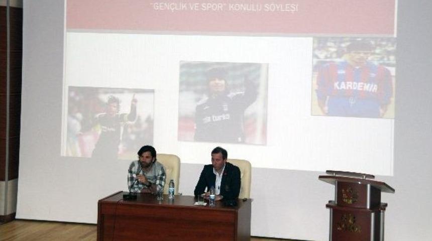 İbrahim &Uuml;z&uuml;lmez G&uuml;m&uuml;şhane&rsquo;de Gen&ccedil;lerle Buluştu