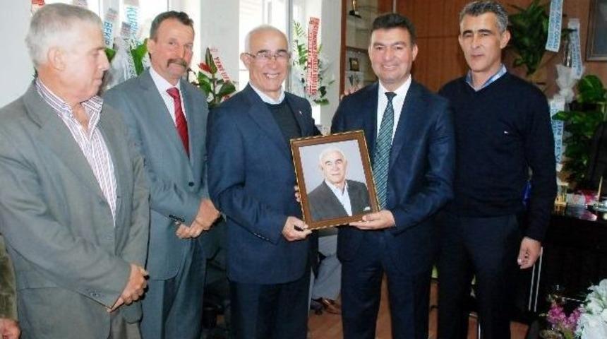 Zencirci, Yıllar Sonra Germencik Belediyesi&rsquo;ne Fotoğrafını Astı