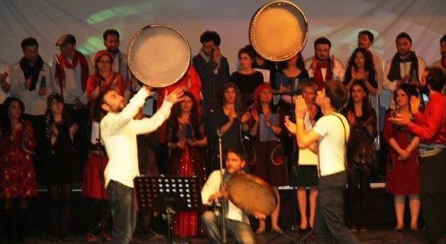 Van da 10 Dilde Konser 3