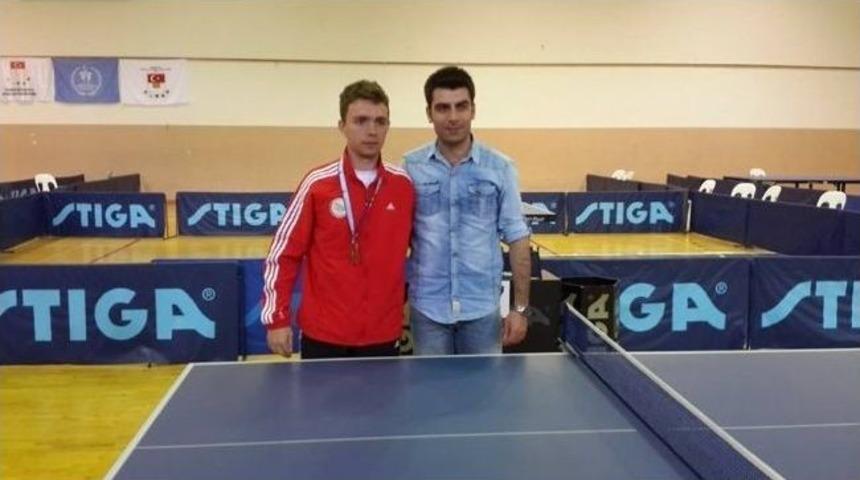 T&uuml;rkiye Masa Tenisi Şampiyonasında &Uuml;&ccedil;&uuml;nc&uuml; Oldu