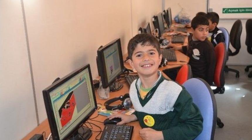 Ateşb&ouml;ceği Y&uuml;zlerce &Ccedil;ocuğa Ulaştı