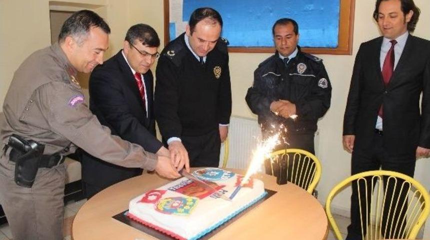 Jandarma&rsquo;dan Polise Yaş Pasta