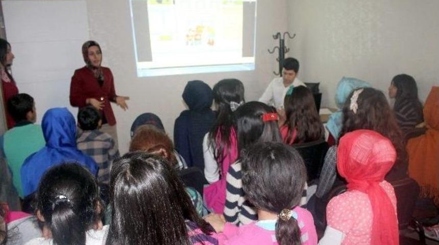 Gen&ccedil; Kursiyerlere İlk Yardım Semineri D&uuml;zenlendi