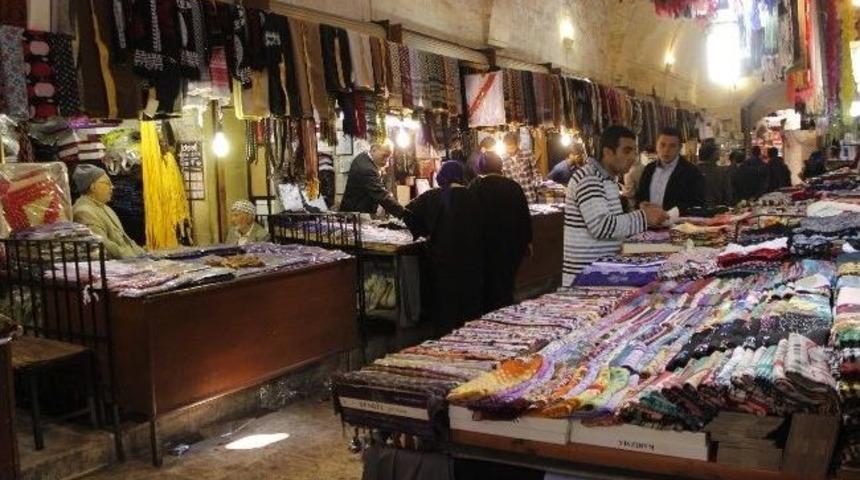 Geleneksel Kıyafetlere İlgi