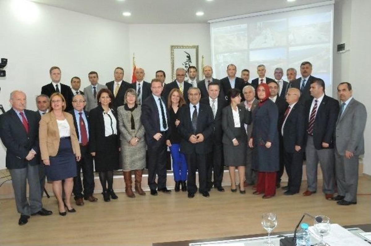 Belediye İlk Meclis Toplantısını Yaptı