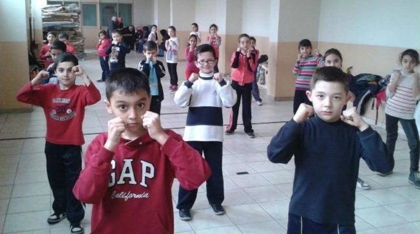 Bursa'da 20 Branşta 3 Bin &Ouml;ğrenci Hafta Sonu Spora Başladı