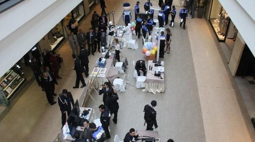Erzurum Avm&rsquo;de Polis Sergisi A&ccedil;ıldı