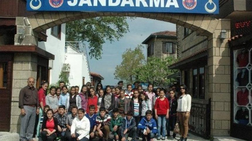 İl&ccedil;e Jandarma Komutanlığı, &Ouml;ğrencileri Tarihle Buluşturdu