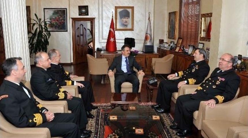 Denizci Komutanlar B&uuml;y&uuml;kşehir Belediyesi'ni Ziyaret Etti
