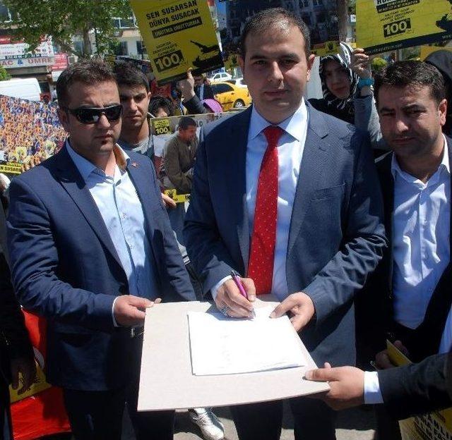 Aydın&rsquo;da Ak Parti&rsquo;li Gen&ccedil;ler Mısır&rsquo;daki İdam Kararları Kınadı 1