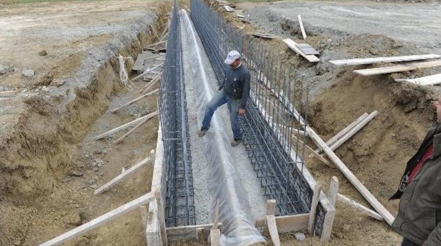 Y&uuml;ksek Hızlı Trene Ulaşım İ&ccedil;in Yol &Ccedil;alışması