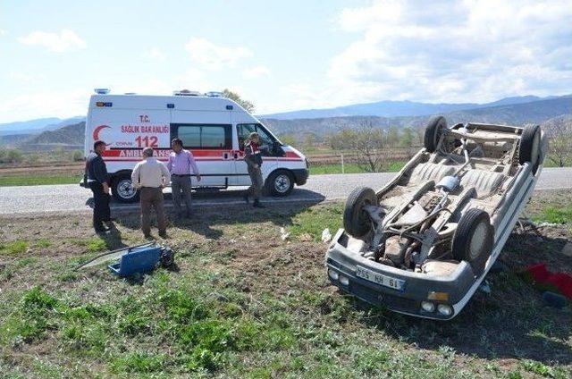 Kontrolden Çıkan Otomobil Takla Attı: 3 Yaralı