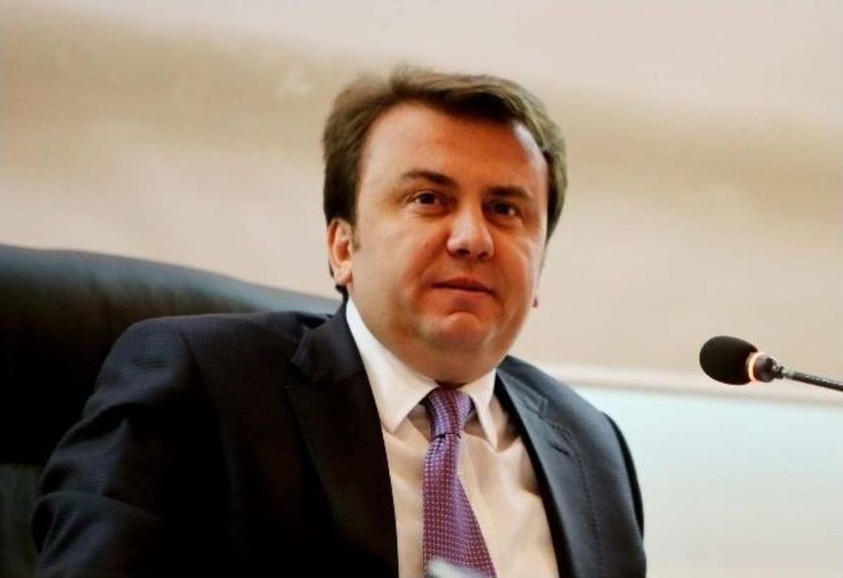 İlk Meclis G&uuml;l&uuml;mseten G&ouml;r&uuml;nt&uuml;lerle Başladı