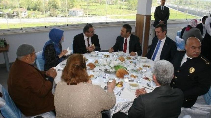 Polis Teşkilatından Şehit Yakınlarına Ve Gazilere Yemek