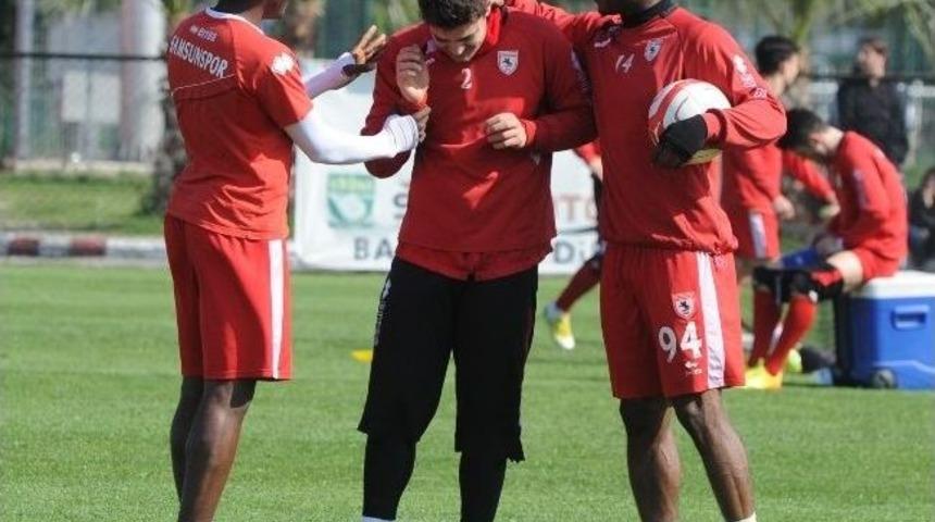 Samsunspor, Futbolcuların Ma&ccedil;a &Ccedil;ıkmayacağı Haberlerini Yalanladı
