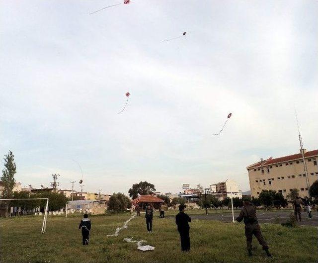 Mehmet&ccedil;ik, U&ccedil;urtma Şenliğinde &Ouml;ğrencilerle Buluştu 1